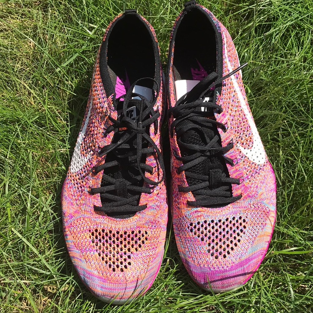 NIKE flyknit shoes, size 10